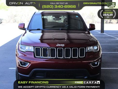 Used 2017 Jeep Grand Cherokee Laredo image 2
