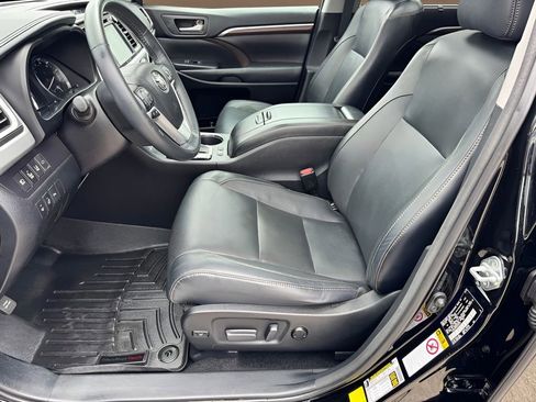 Used 2016 Toyota Highlander Limited Platinum AWD/4WD image 10