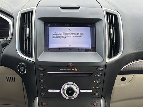 Used 2019 Ford Edge Titanium FWD image 14