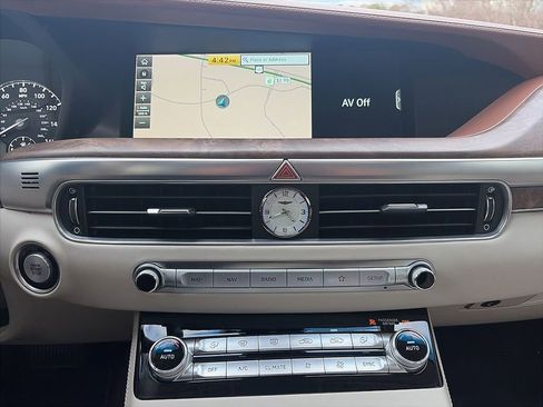 Used 2020 Genesis G90 3.3T Premium image 10