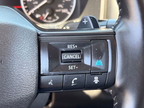 Certified 2025 Nissan Rogue SV FWD image 27