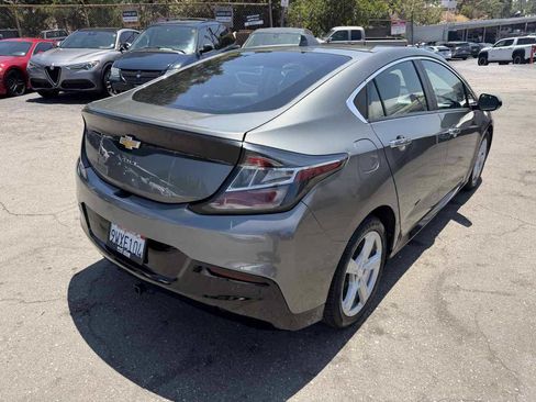 Used 2017 Chevrolet Volt LT w/ Comfort Package FWD image 6