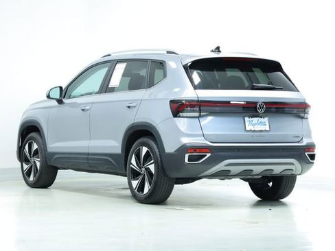 New 2025 Volkswagen Taos SE AWD/4WD image 6