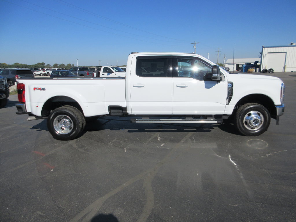 Used 2026 Ford F350 XLT w/ XLT Premium Package AWD/4WD image 5