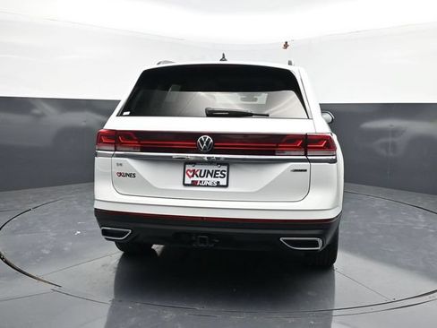 Used 2024 Volkswagen Atlas SE AWD/4WD image 7