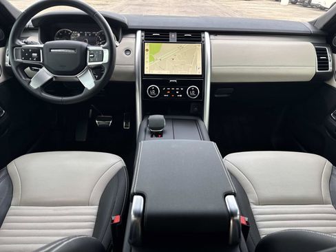 Used 2023 Land Rover Discovery S R-Dynamic image 13