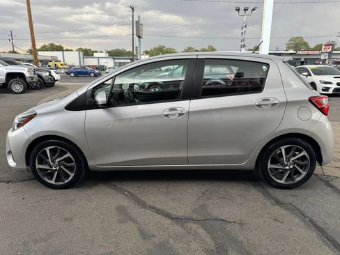 Used 2018 Toyota Yaris SE w/ Carpet Mat Package FWD image 5
