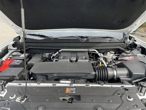 New 2025 GMC Canyon Elevation w/ Convenience Package image 29