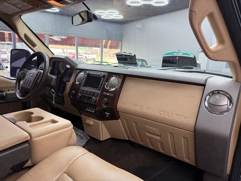 Used 2011 Ford F250 Lariat w/ Lariat Ultimate Pkg AWD/4WD image 12