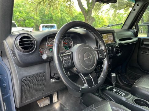 Used 2017 Jeep Wrangler Unlimited Sahara image 23