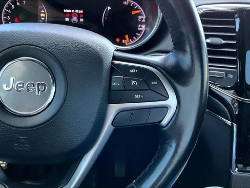 Used 2020 Jeep Grand Cherokee Limited image 12
