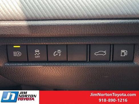 Used 2025 Toyota Camry SE w/ Convenience Package AWD/4WD image 23