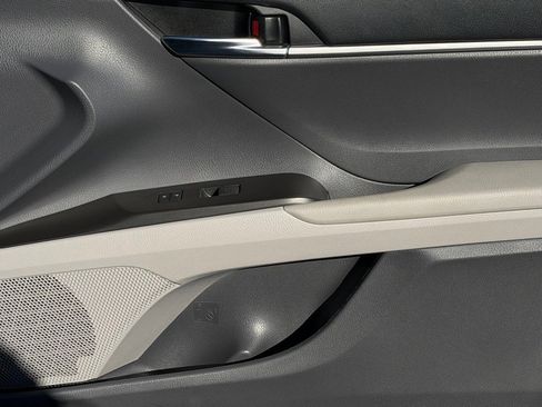 Used 2022 Toyota Camry LE image 24