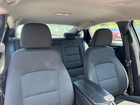 Used 2016 Chevrolet Malibu LT FWD image 37