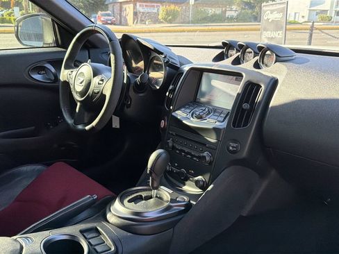 Used 2016 Nissan 370Z NISMO RWD image 27