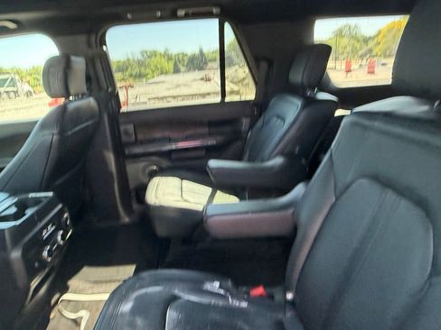 Used 2019 Ford Expedition Limited w/ Equipment Group 301A AWD/4WD image 9