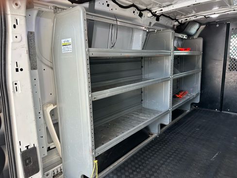 Used 2019 Ford Transit 250 130 Low Roof w/ Exterior Upgrade Package RWD image 19