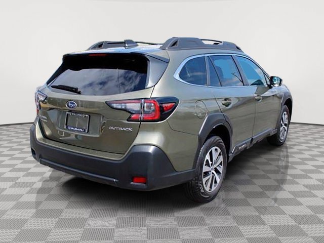 Used 2025 Subaru Outback Premium AWD/4WD image 3