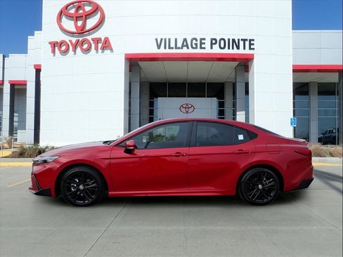 Used 2026 Toyota Camry SE image 2