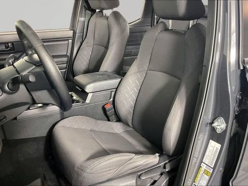 Used 2025 Toyota Tacoma SR5 AWD/4WD image 20