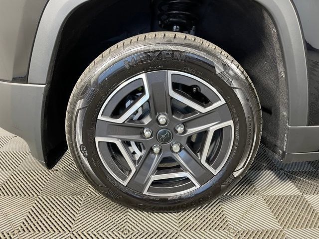 Used 2026 Jeep Cherokee Laredo AWD/4WD image 10