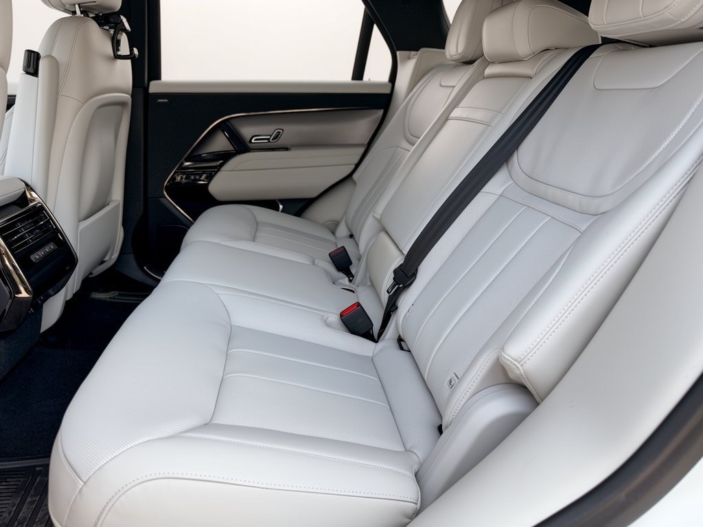 New 2027 Land Rover Range Rover Sport SE AWD/4WD image 25
