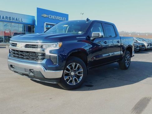 Used 2022 Chevrolet Silverado 1500 LT image 2