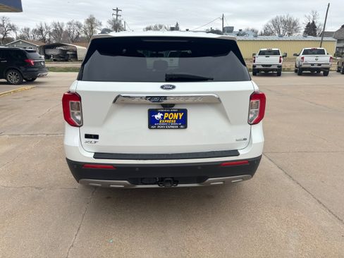 Used 2020 Ford Explorer XLT w/ Equipment Group 202A AWD/4WD image 5