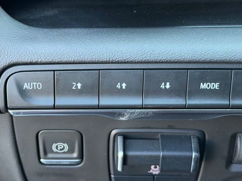 Used 2022 Cadillac Escalade Premium Luxury w/ Performance Package image 20