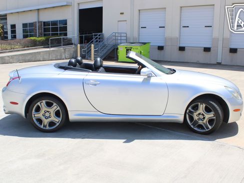Used 2006 Lexus SC 430 Convertible RWD image 4