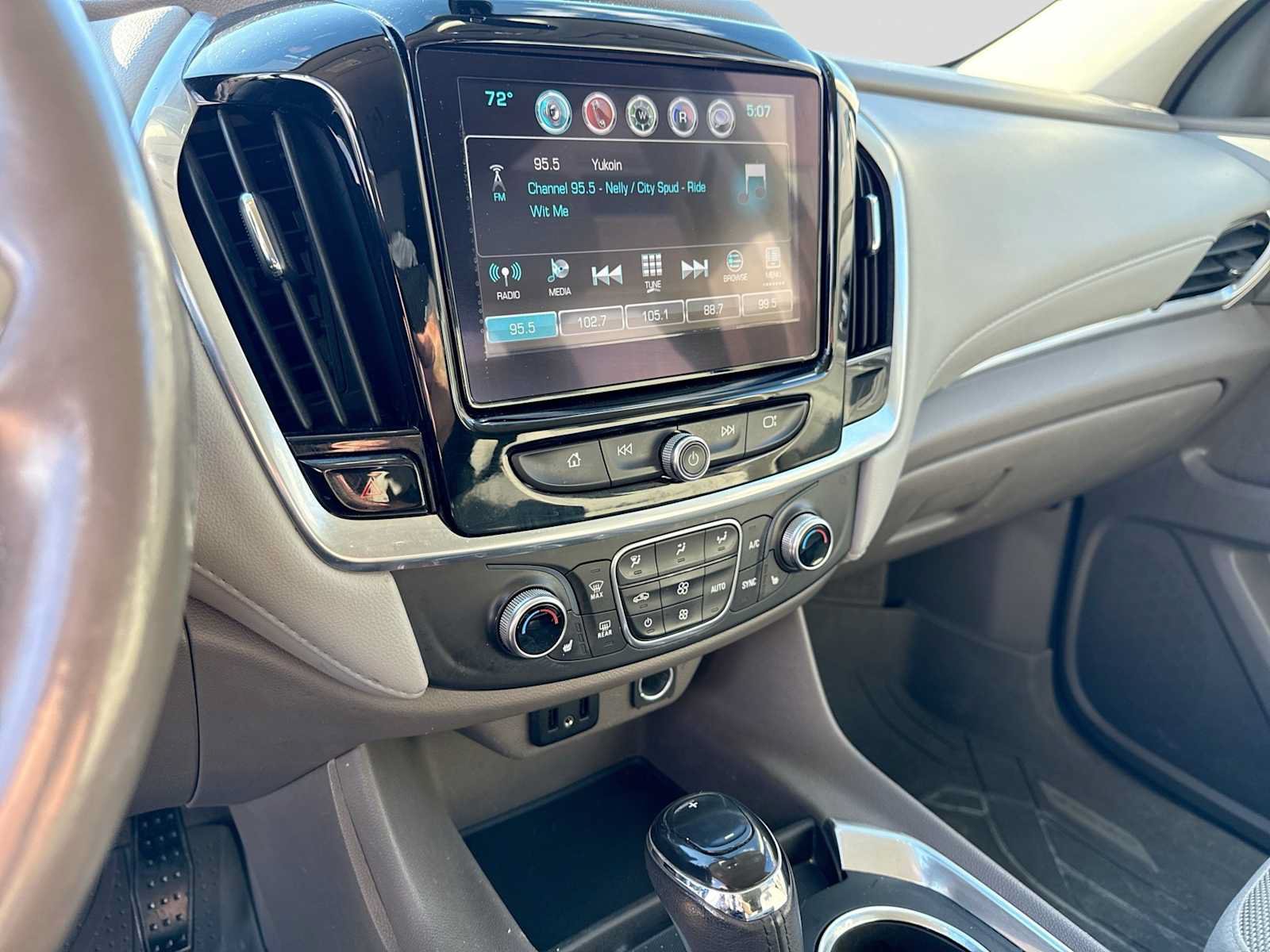 Used 2019 Chevrolet Traverse LT w/ LPO, Floor Liner Package AWD/4WD image 28