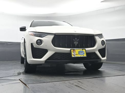 Used 2021 Maserati Levante AWD/4WD image 32