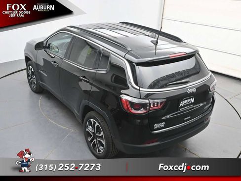 Used 2022 Jeep Compass Limited AWD/4WD image 30