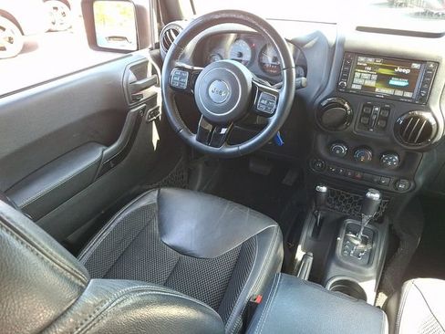Used 2017 Jeep Wrangler Unlimited Sahara AWD/4WD image 14