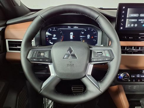 New 2026 Mitsubishi Outlander SEL image 23