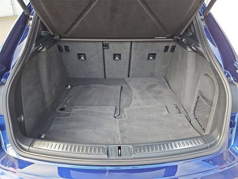 Certified 2025 Porsche Macan image 38