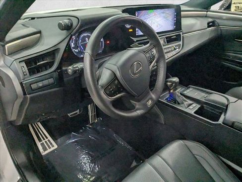 Used 2022 Lexus ES 300h F Sport image 10