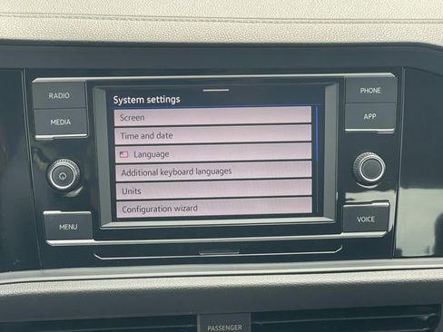 Used 2024 Volkswagen Jetta SE w/ Panoramic Sunroof Package FWD image 13