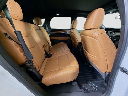 Used 2020 Cadillac XT5 Premium Luxury AWD/4WD image 30