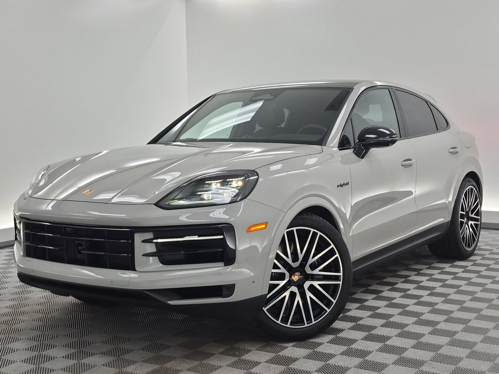Certified 2026 Porsche Cayenne E-Hybrid Coupe AWD/4WD image 1