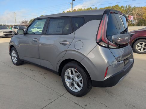 New 2025 Kia Soul LX image 3