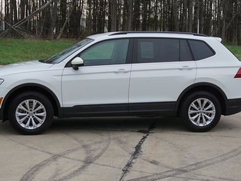 Used 2020 Volkswagen Tiguan S image 2