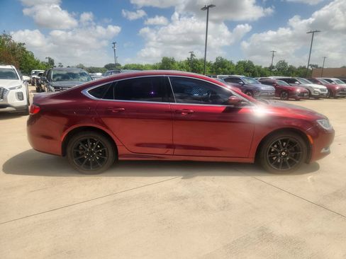 Used 2015 Chrysler 200 Limited w/ Convenience Group FWD image 6