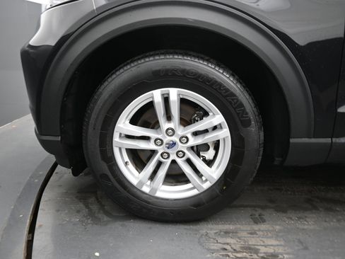 Used 2020 Ford Explorer XLT w/ Class III Trailer Tow Package image 11