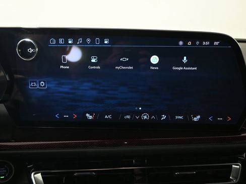 Used 2024 Chevrolet Traverse Z71 image 28