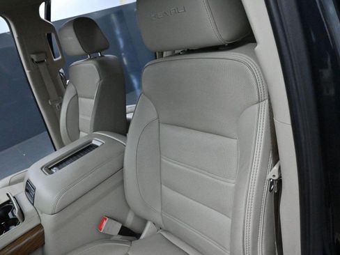 Used 2020 GMC Yukon Denali w/ Denali Ultimate Package AWD/4WD image 19