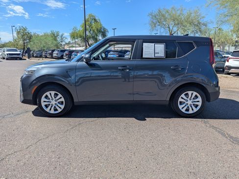 Certified 2022 Kia Soul LX image 5
