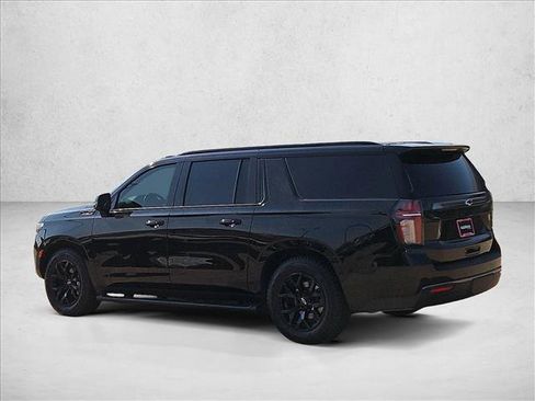 Certified 2022 Chevrolet Suburban Z71 w/ Z71 Off-Road Package AWD/4WD image 8
