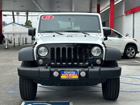 Used 2018 Jeep Wrangler Sport AWD/4WD image 9
