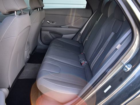 Used 2025 Hyundai Elantra SEL w/ Cargo Package FWD image 22